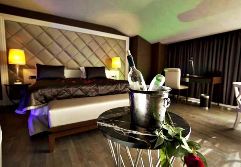 Taba Luxury Suites And Hotel Истанбул Екстериор снимка