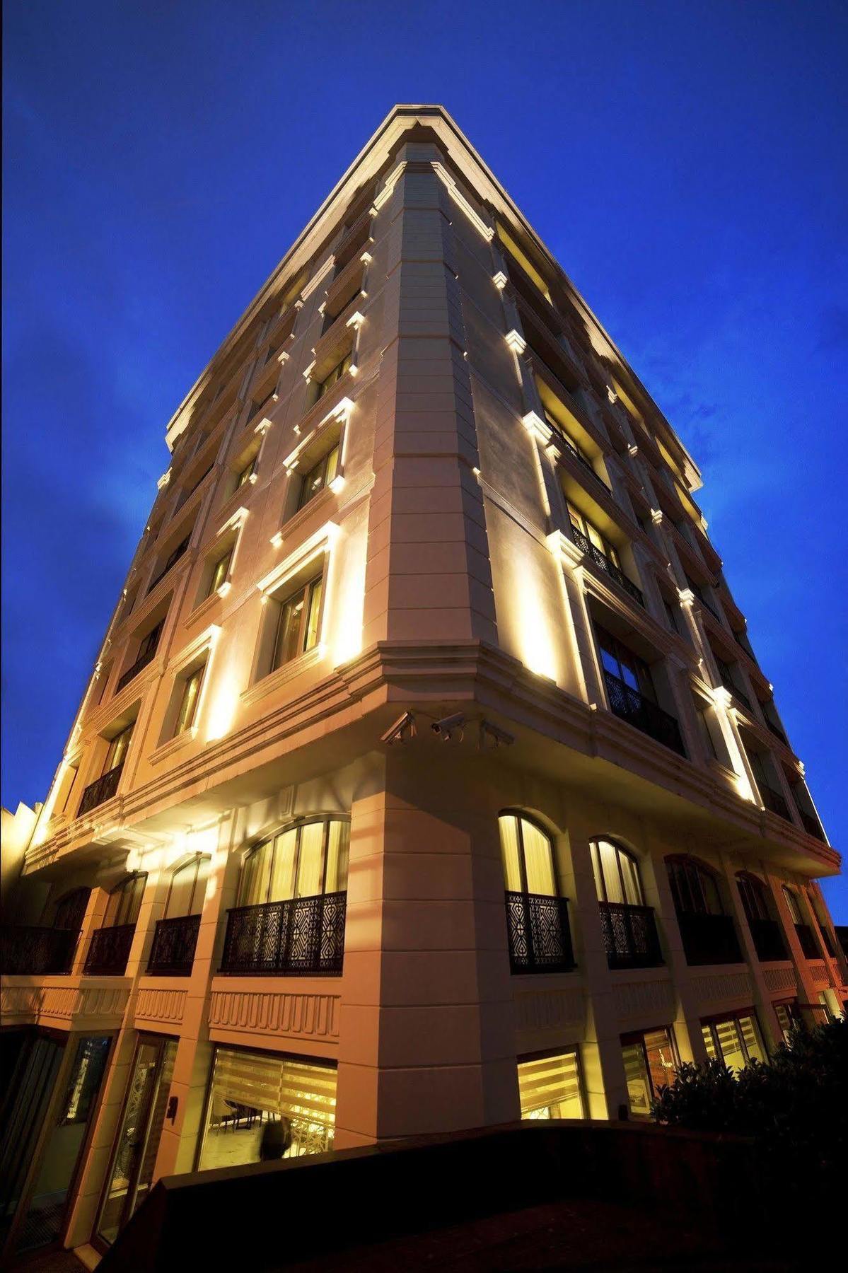 Taba Luxury Suites And Hotel Истанбул Екстериор снимка